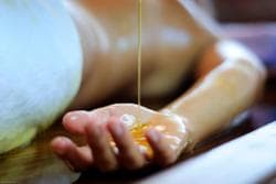 Oliemassage tijdens een Pancha Karma kuur